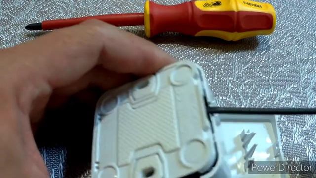 Как Разобрать Выключатель. Разбираем Электрический Выключатель Своими Руками! смотреть онлайн