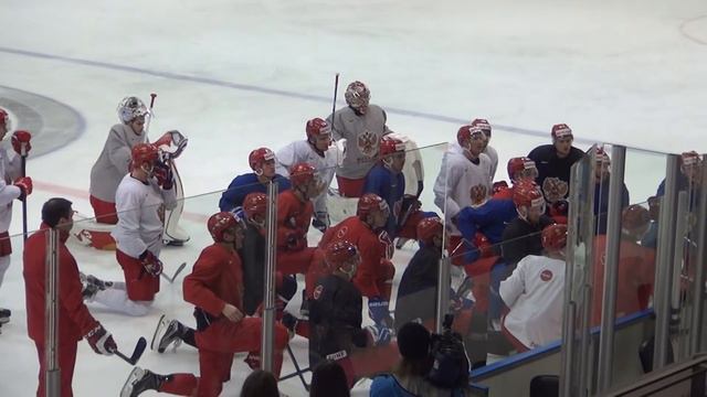 "Сергей Мозякин пока под контролем врачей..." Что было на тренировке сборной России смотреть онлайн