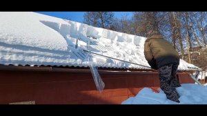 Скрепер для уборки снега на крыше своими руками