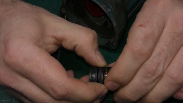 РЕМОНТ УШМ GA5030 MAKITA ( РЕЗИНОВОЕ КОЛЬЦО) смотреть онлайн