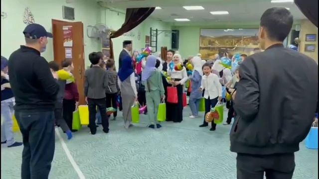 Идгардаки Точикон дар Россия. Бехтарин руз буд барои кудакони Точик.