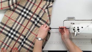 Как вшить двустороннюю молнию? Дорабатываем детскую куртку из двусторонней ткани в клетку