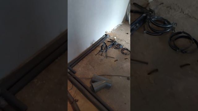 Хомуты и подвесы для канализации. смотреть онлайн