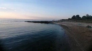 Краснодарский край, посёлок Ильич. Днём - работа в огороде, в доме, вечером едим на море