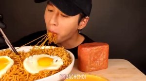ПОЕДАНИЕ ЕДЫ НА КАМЕРУ КРУПНЫМ ПЛАНОМ ASMR MUKBANG Завгородний