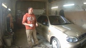 Где табличка с кодом краски ЗАЗ ШАНС 2010