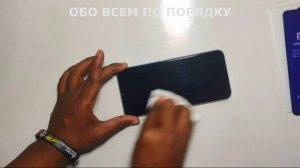 Как установить приклеить защитное стекло на экран телефона Realme Narzo 50i