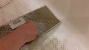 Как очистить сетку от вытяжки от жира в домашних условиях
