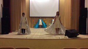 Красивый танец с крыльями Танец Иллюзия Новое Гришино группа Яркие краски