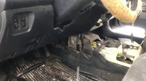 Где находится диагностический разъём obd 2 на автомобиле Mitsubishi Lancer 9