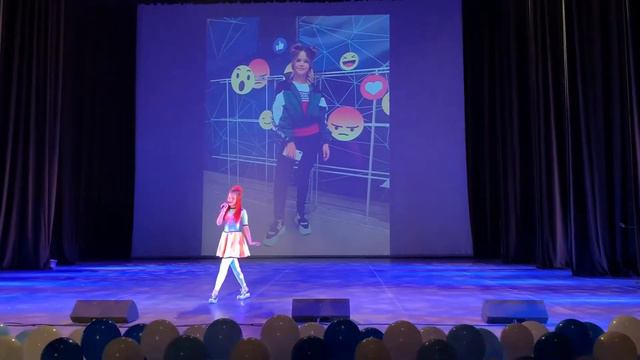 Festivalis “Vaikystės šalyje 2018”| GRACE VANDERWAAL- Moonlight | 2018 | смотреть онлайн