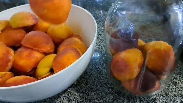 Консервовані персики у сиропі. смотреть онлайн