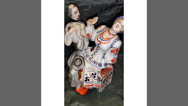 Фарфоровая статуэтка Солоха и дьяк. Киевский завод