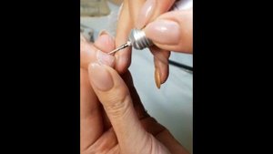 Поднятие кутикулы "юбочкой"