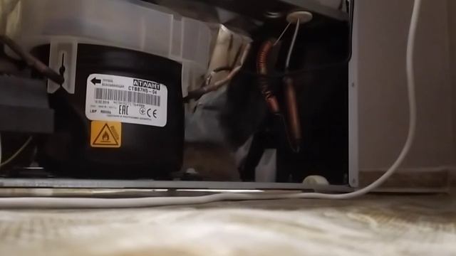 Шум холодильника Атлант. Это нормально? И что делать?
