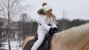 ВОЛШЕБНАЯ И СКАЗОЧНАЯ ЗИМНЯЯ ФОТОСЕССИЯ С ЛОШАДЬЮ / КРОШКА КСЮ / Kidspodium