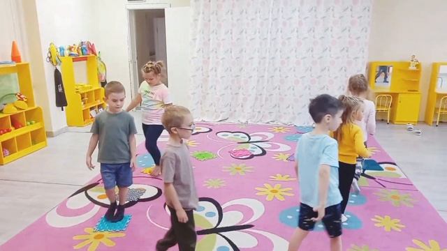 Молодёжная (старшая группа). Музыка