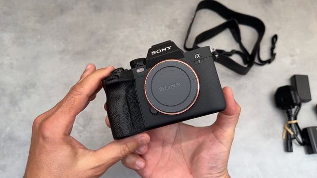 SONY A7IV Unboxing & Detailed Overview смотреть онлайн