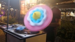 Как делают сахарную вату в Сочи. Огромный букет из сладкой ваты!