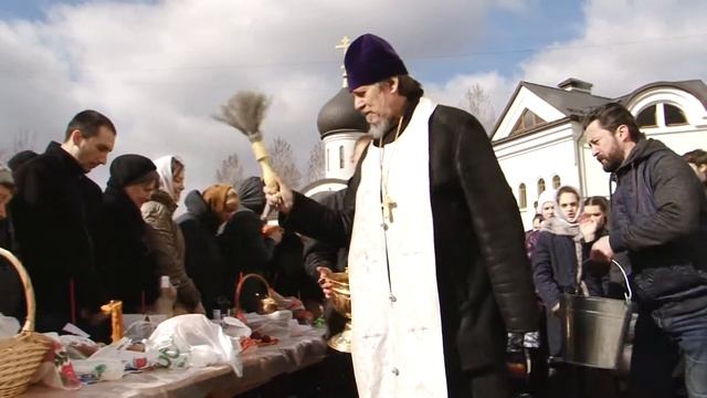 Великая Суббота. Освящение куличей и пасок. 15 апреля 2017 года. смотреть онлайн