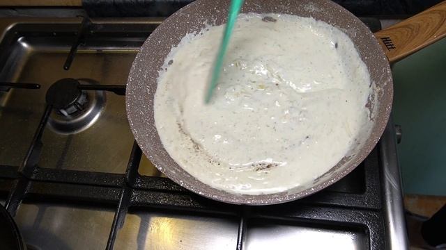 Cоус из голубого сыра. Делается горячим! смотреть онлайн