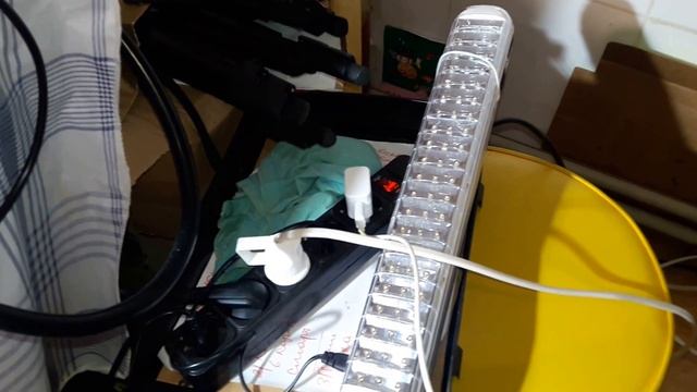 LED-светильник (ремонт дорожек от выгоревшей платы) смотреть онлайн