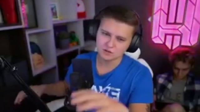 ХОЛДИК КУРИТ КАЖДЫЙ ДЕНЬ ОН ПРИЗНАЛСЯ! ПРАВДА ЛИ ЭТО? смотреть онлайн