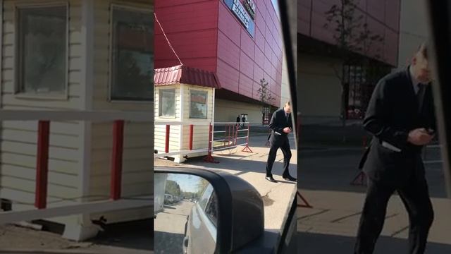 Перекрытие дороги охранниками ТК "Старт" смотреть онлайн