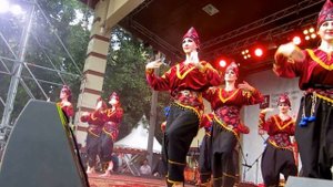 Рантак  Индонезийский танец традиционных боевых искусств. Студия  Kirana Nusantara Dance