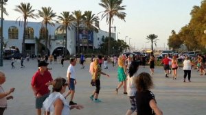 Танцуют все/Израиль/Ашдод/народные танцы на набережной по субботам/Я живу в Израиле/