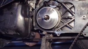 How to inspect a Minarelli scooter variator.