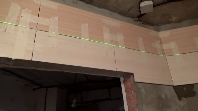 Укладка плитки в ванной. Особенности. Ремонт однушки. смотреть онлайн