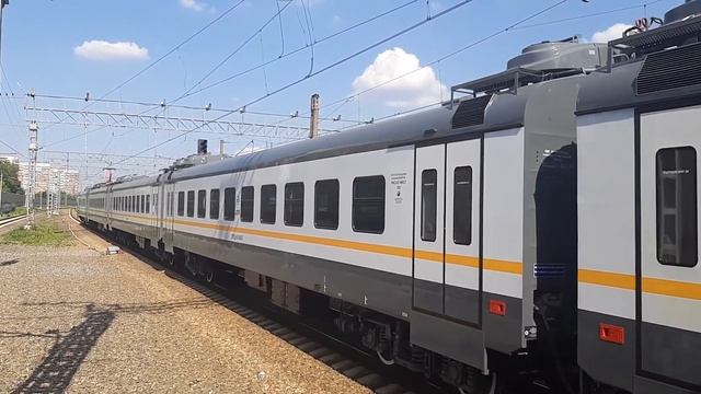 Электропоезд ЭП2Д-0145 прибывает за место "РЭКСА" на конечную станцию Одинцово из Москвы 13.07.2021 смотреть онлайн