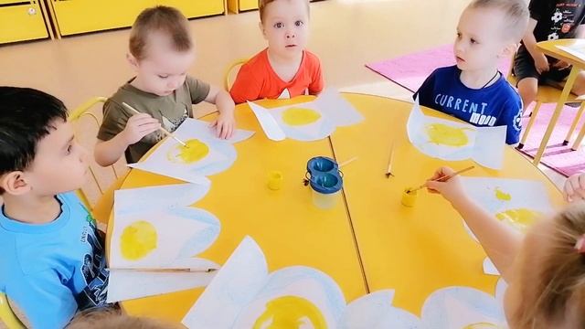 Сиреневая (старшая группа). Рисование по сказке "колобок" смотреть онлайн