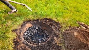 БАРАНЬЯ НОГА ЗАПЕЧЕННАЯ В ЗЕМЛЕ