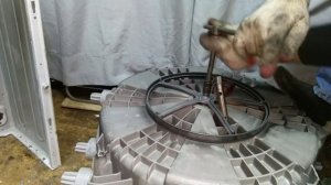 Стиральная машина, полная разборка! Что есть ценного внутри! Мотор, насос и немного мелочи.