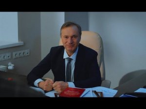 Как  женщине не попасть под сокращение в кризис? Секреты женской карьеры. Век живи - век учись!