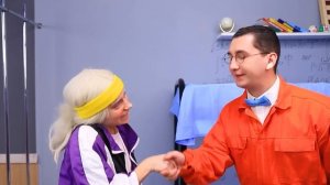 Мачо против ботана в тюрьме - часть 17