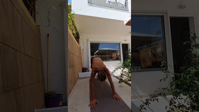 Сурья Намаскар Йога смотреть онлайн