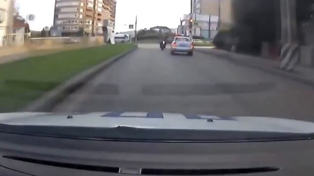 ПОГОНЯ ДПС за байкером ЖЕСТЬ 2015from the cops on a motorcycle