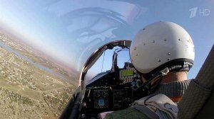 Военные летчики из Североморска отработали сложнейшие маневры в Крыму