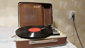 Проигрыватель грампластинок Юность-301