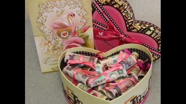Как оригинально подарить деньги