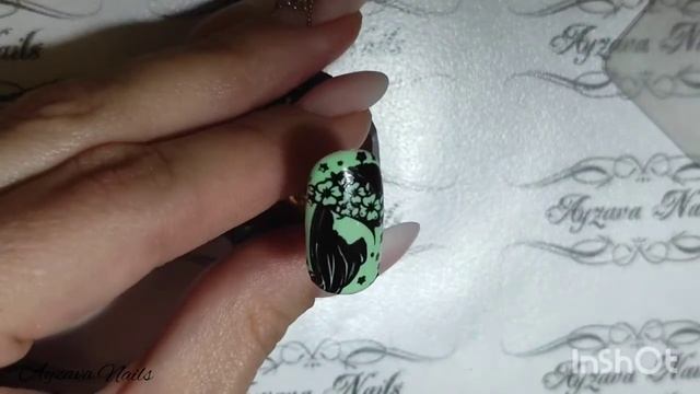 Снежные красавицы. Дизайн ногтей с помощью стемпинга и серебристой кошки ? смотреть онлайн