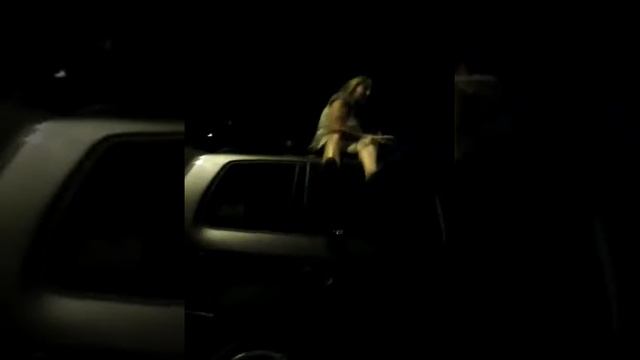 баба танцует на эвакуаторе смотреть онлайн