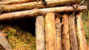 Построил Землянку или Супер Шалаш. Сделал тамбур. Бушкрафт