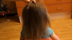 Простые прически для девочки №2 Пучок с бубликом, цветная радуга.