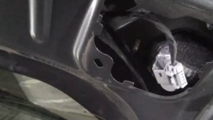 Снятие фонаря Ниссан теранно с крышки багажника