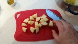 Приготовление жарехи со свининой, лесными грибами и картошкой.