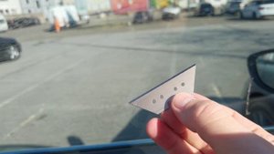 Чем убрать клей от тонировки со стекла автомобиля? Есть решение!